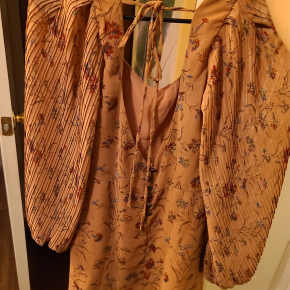 Urban Outfitters Puff sleeve floral open ba… - Picture 7 of 15